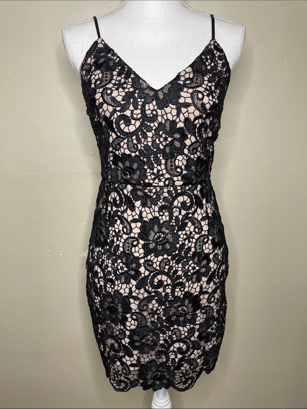 EXPRESS Black & Nude Floral Crochet Lace Spaghetti Straps Romantic Sheath Dress